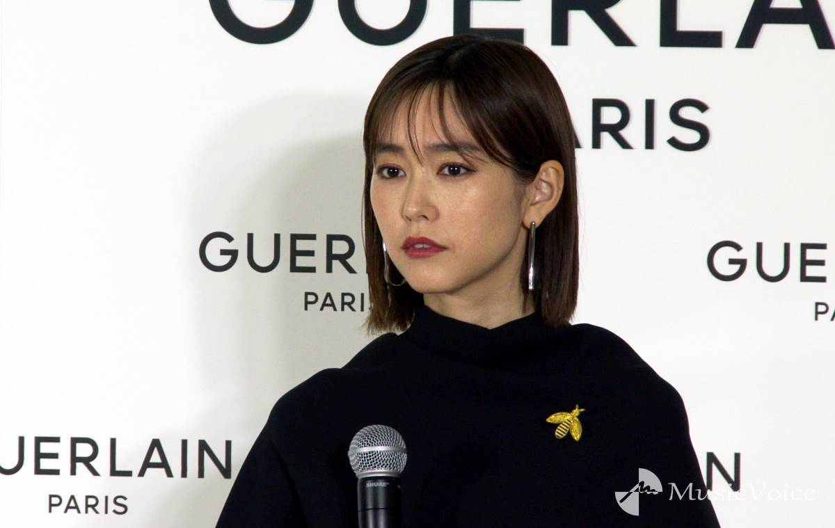 桐谷美玲、220万円の限定香水にうっとり「美しいですよね～」