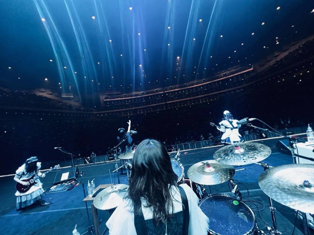 BAND-MAID、動員２万人超えの全米ツアー完走　ガンズのサポートアクトも反響