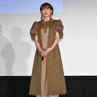 三浦大知「本当に泣きそう」感激のあまりに崩れ落ちる