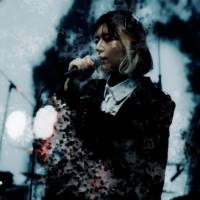 majiko、180°LEDに囲まれて歌うスタジオライブパフォーマンス映像公開
