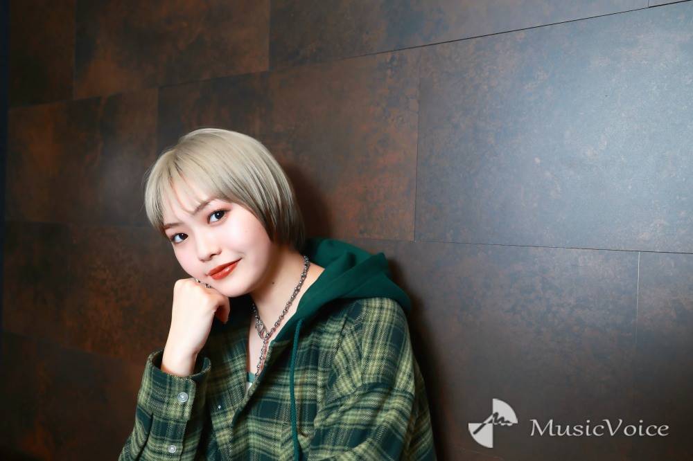 三阪咲「考え方が大人になってきた」メジャーデビューからの成長＆新曲へ込めた想いを語る