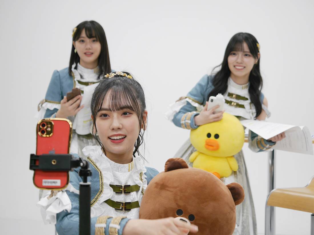 瀧野由美子、吉田彩良、岩田陽菜