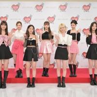 NiziU、憧れTWICEと大舞台「すごく光栄で緊張する」：紅白リハ