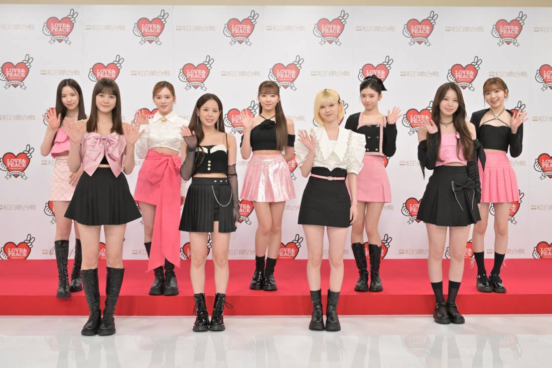 NiziU、憧れTWICEと大舞台「すごく光栄で緊張する」：紅白リハ