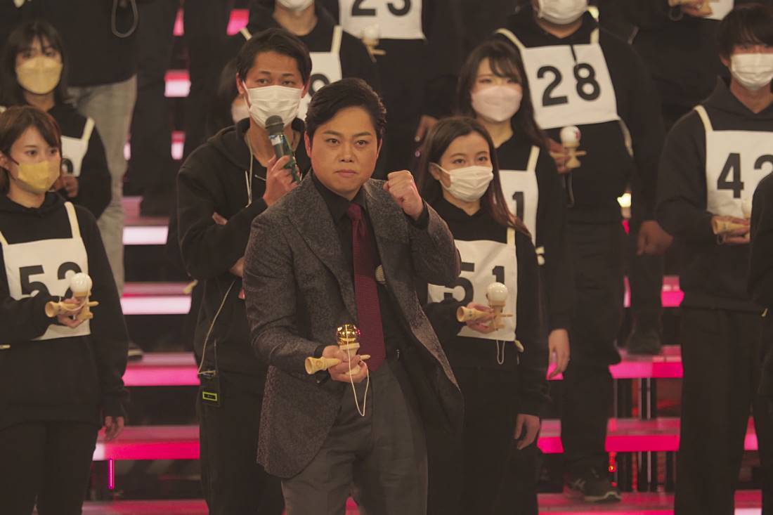 三山ひろし、純金けん玉で偉業達成　JO1豆原＆BE:FIRSTのSOTAも参加　長友＆森保監督は「ブラボー！」