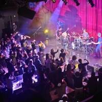 PERSONZ「皆さんの何かが変わってくれたら」ビルボードライブ横浜公演レポート