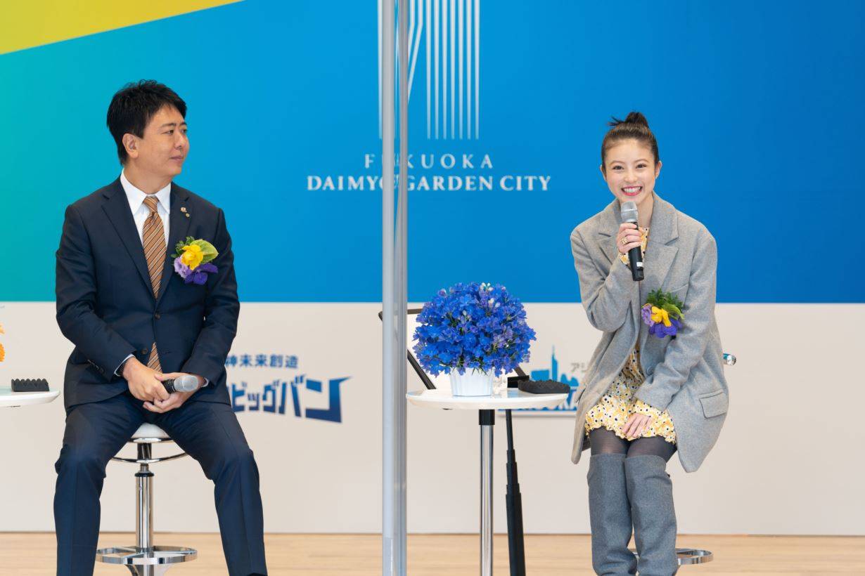 今田美桜、久々の帰福で笑顔全開　福岡大名の思い出話で福岡市長からツッコまれ…