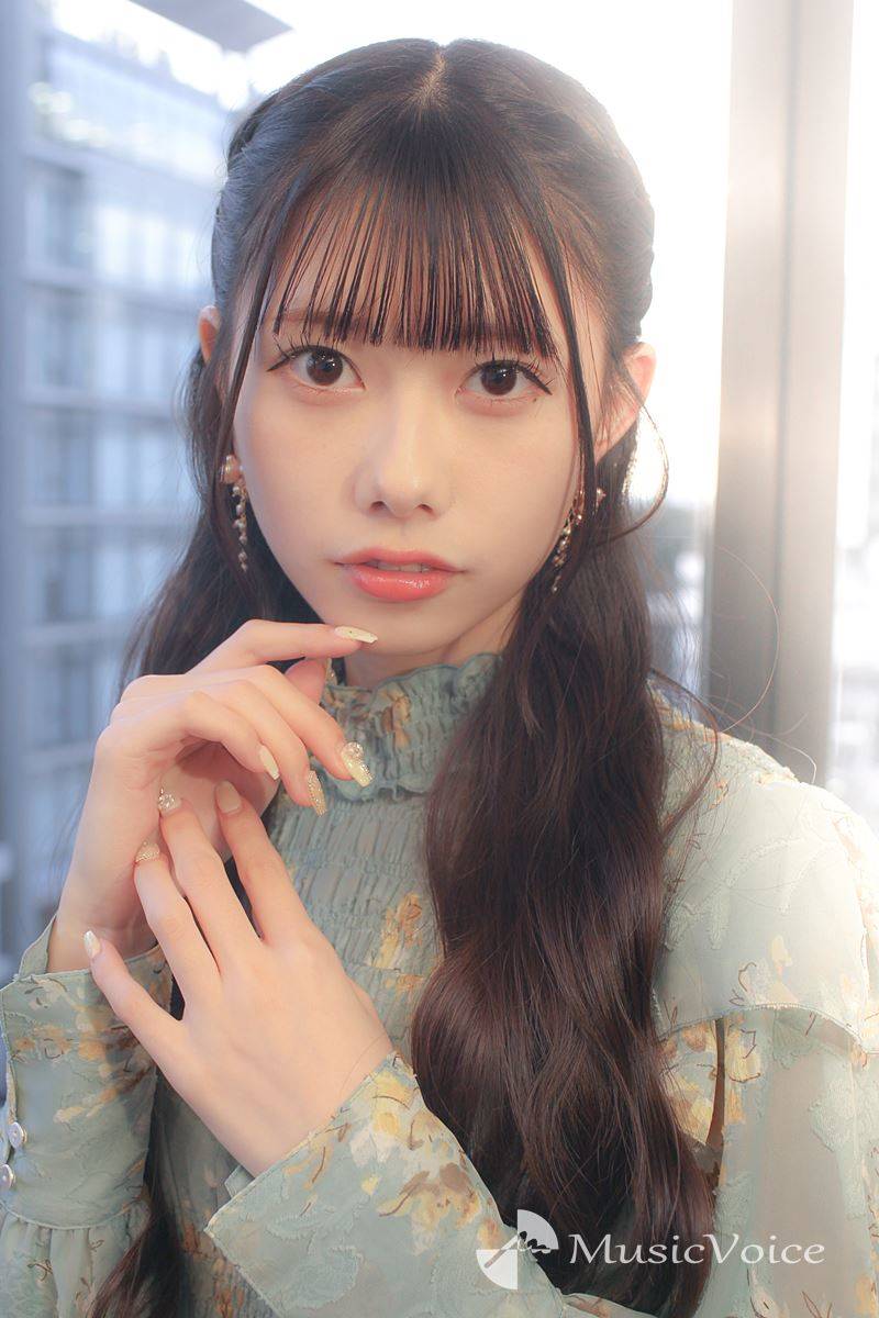 AKB48千葉恵里、「好き」を詰め込んだ初写真集　OG西川怜が「喜んでくれた」