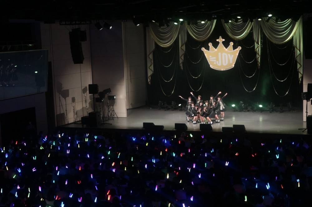 ニアジョイ「皆さんと過ごすことが出来て幸せでした」追加公演で全19曲をパフォーマンス