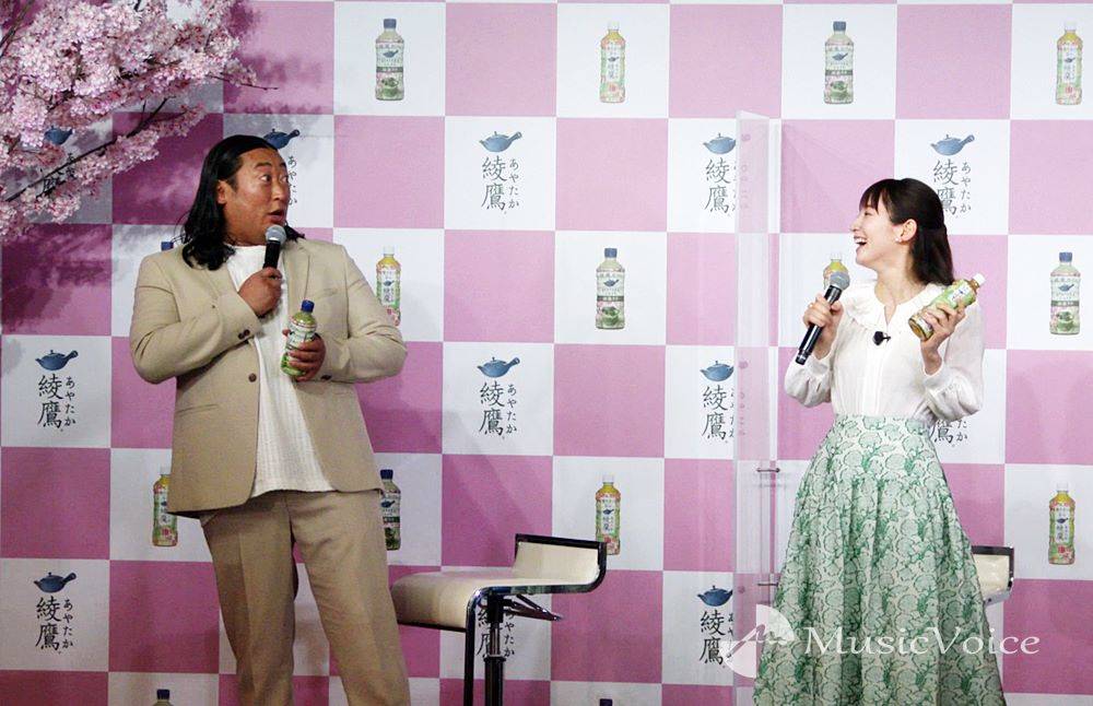 吉岡里帆、ロバート秋山のクセの強い即興ボイパに腹筋崩壊