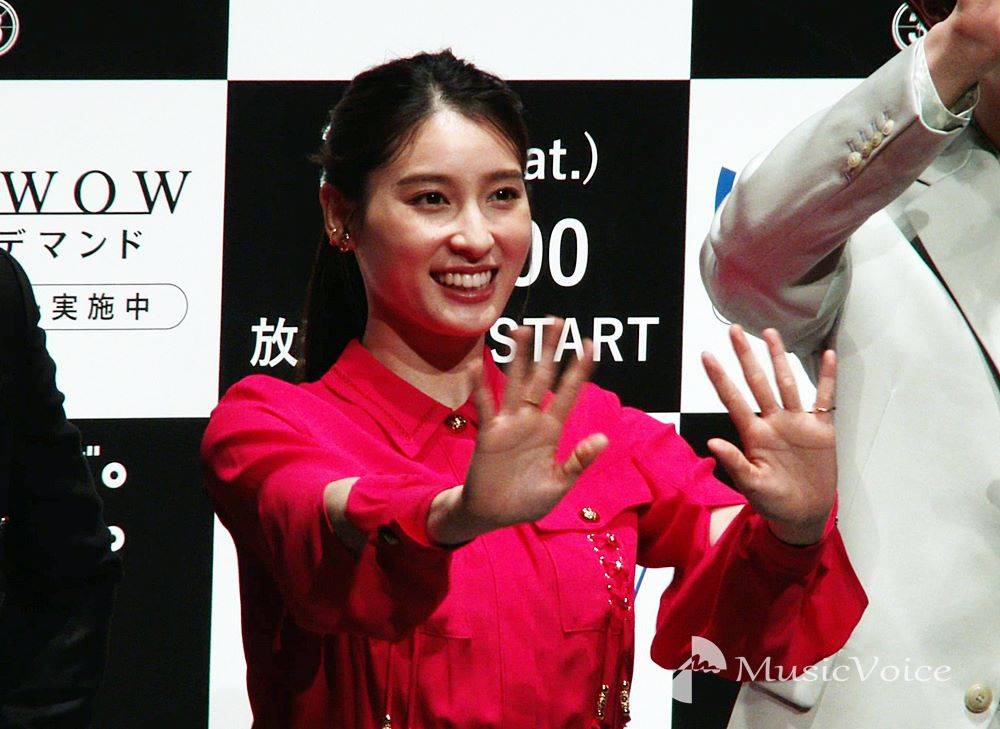 土屋太鳳、報道陣の祝福に笑顔で応える　結婚＆妊娠発表後初の公の場