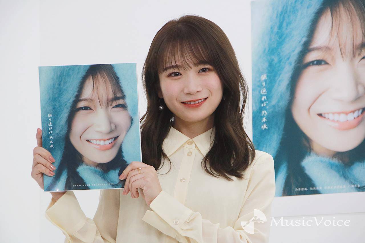 乃木坂46秋元真夏、写真集の後輩対談で大号泣「この本をバトン代わりに」