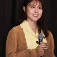 有村架純『ちひろさん』初日舞台挨拶