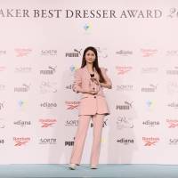 ダレノガレ明美「スニーカーベストドレッサー賞 2023」