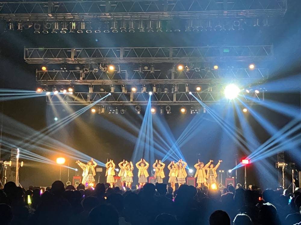 ニアジョイ「TOKYO GIRLS GIRLS」に出演　新曲「スイートシックスティーン」を初披露