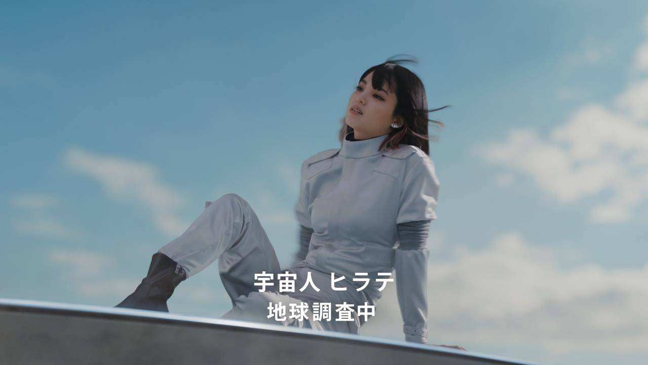 平手友梨奈“宇宙人ヒラテ”役、ジョーンズ＆役所広司と共演　現場で堂々たる存在感