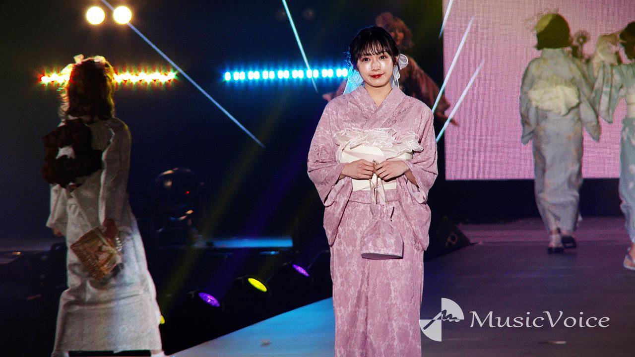 元櫻坂46渡辺梨加、卒業後初のランウェイはキュートな着物姿で