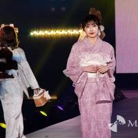 渡辺梨加『KANSAI COLLECTION 2023 S / S』LARME