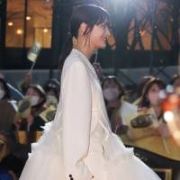 広瀬すず『映画 ネメシス 黄金螺旋の謎』レッドカーペット