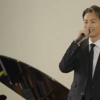 EXILE TAKAHIRO、卒業式にサプライズ登場