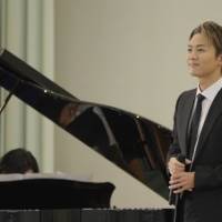 EXILE TAKAHIRO、卒業式にサプライズ登場