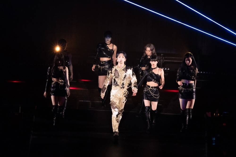 SHINee・KEY「一生忘れられないライブになった」大阪城ホールでのソロ追加公演にファン熱狂