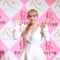 浜崎あゆみ 春らしい白のセットアップ