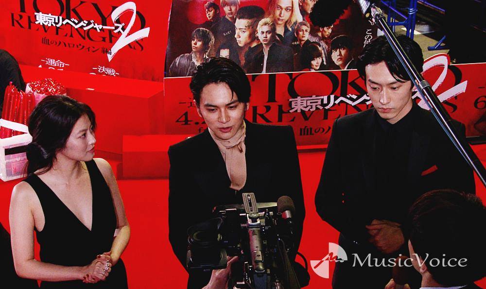 今田美桜、Ｖネックドレスでレッドカーペット　北村匠海＆杉野遥亮とサウンドバイツ
