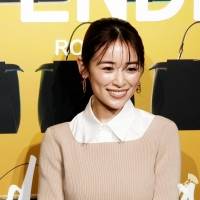 泉里香 大人のこなれ感コーデ
