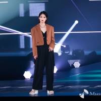 若月佑美：Rakuten GirlsAward 2023 S/S