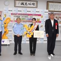 山本千尋、制服姿で剣技披露