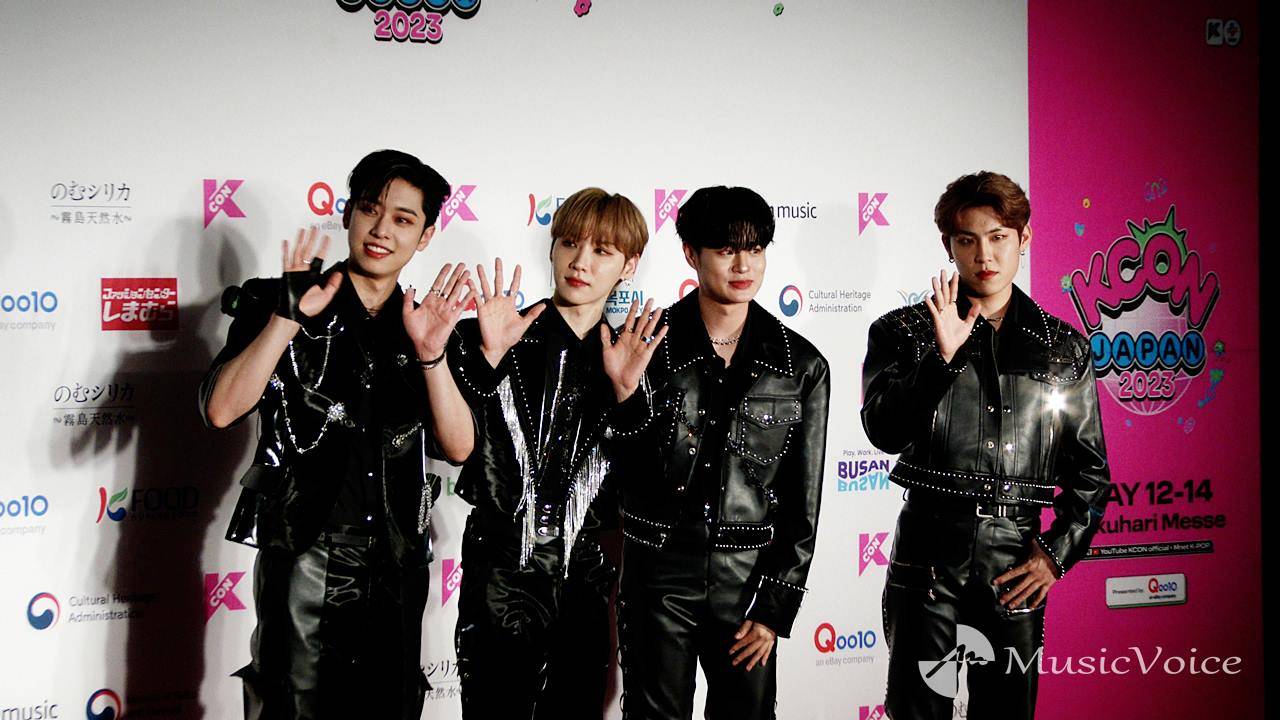 AB6IX、ロックファッションでカチッと　クールにレッドカーペット