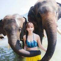 本郷柚巴・卒業記念写真集『どこを見ればいい？』