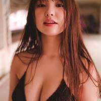 本郷柚巴・卒業記念写真集『どこを見ればいい？』