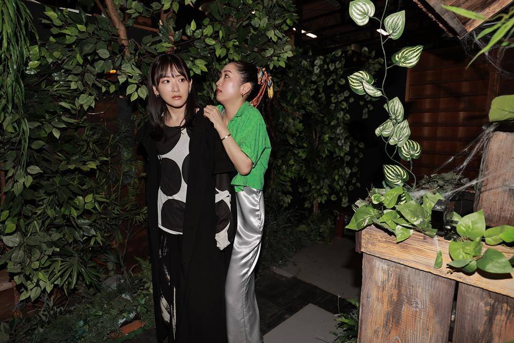 生駒里奈＆川添野愛、お化け屋敷で絶叫「もう二度と入らないからな！」