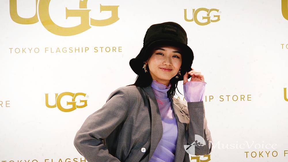 櫻坂46山﨑天、切りこみスカートで美太ももチラリ　モダンな秋冬コーデ着こなし