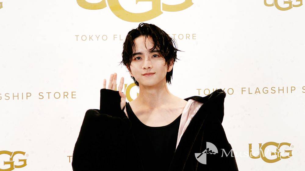 板垣李光人、色気がすごい！ロックテイストな着こなし