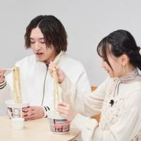 YOASOBIによるYOASOBIのためのカップめんが完成「人生で初めての経験だ！」