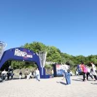 ディズニーミュージックと12000発の花火が夜空を彩る「Disney Music & Fireworks」初日レポート