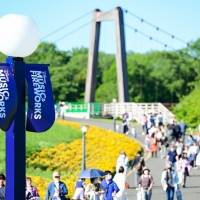 ディズニーミュージックと12000発の花火が夜空を彩る「Disney Music & Fireworks」初日レポート