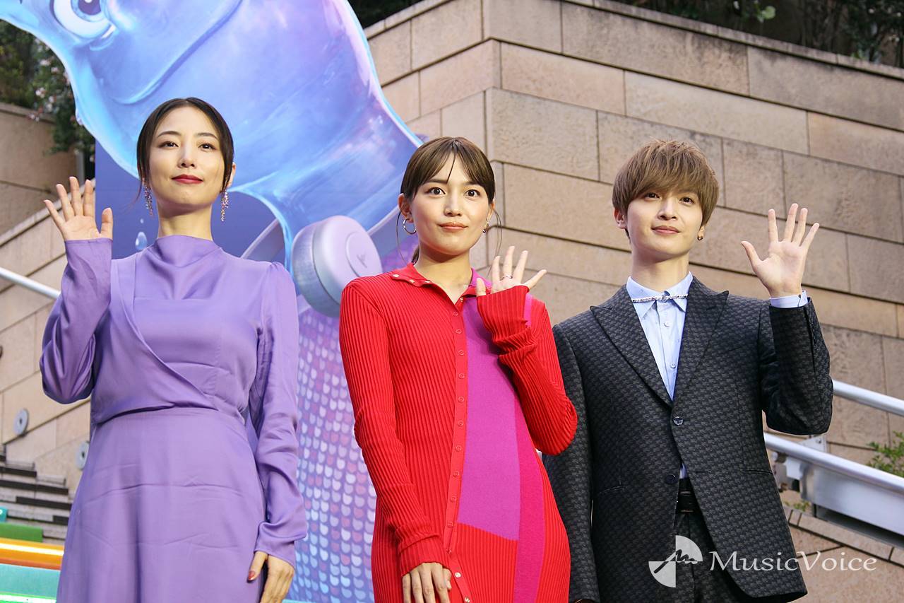 川口春奈＆玉森裕太＆MEGUMI、色鮮やかマイエレカーペット