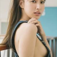 愛甲千笑美1st写真集『会いたくなった？』