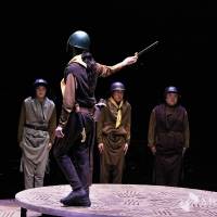 吉田美月喜『モグラが三千あつまって』公開フォトコール
