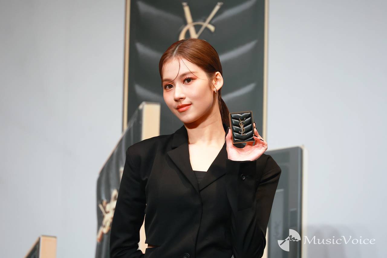 TWICE SANA、アイメイクのこだわり「私のメイクを参考にして！」
