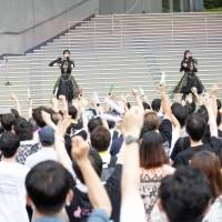 ClariS、ダイバーシティ東京プラザでコンセプトEP「淋しい熱帯魚」発売を記念して初のリリイベ開催