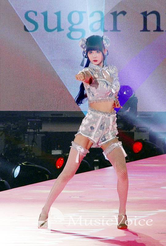 ゆりにゃ、ウエスト50.7cm！チャイナ風衣装で美スタイル「CGじゃないからな！」