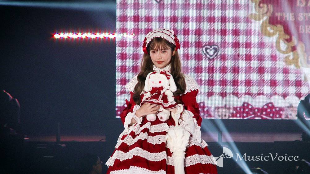 “ぱるる”島崎遥香、“20代最後”ロリータファッションでランウェイ