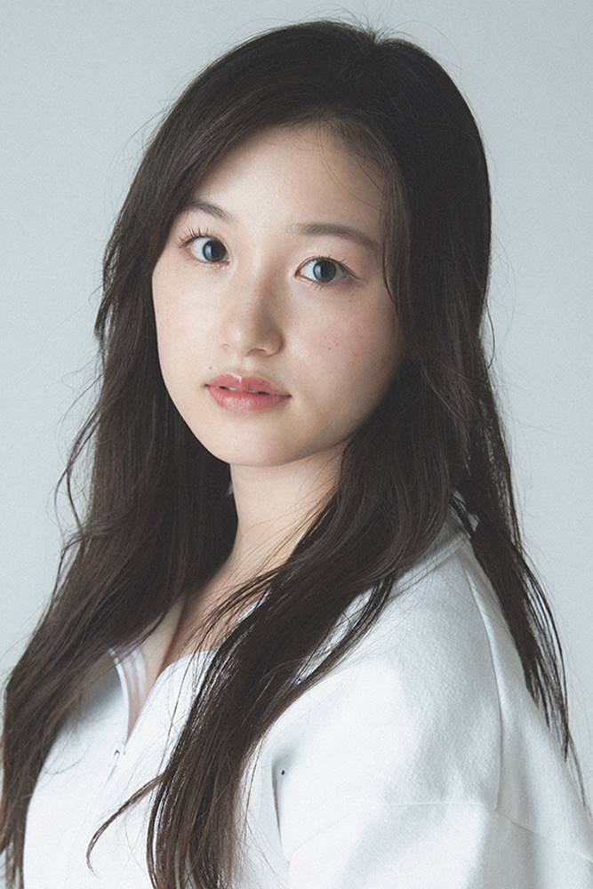リー、特技は美味しく水を飲むこと　神奈川県出身18歳：新アイドル「IDOL3.0」最終審査に勝ち進んだ29人