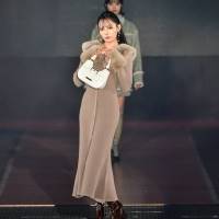 ノイミー鈴木瞳美、雰囲気がらり