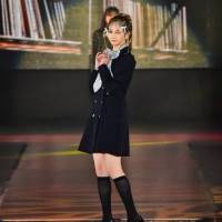ノイミー谷崎早耶、美脚際立つミニワンピ